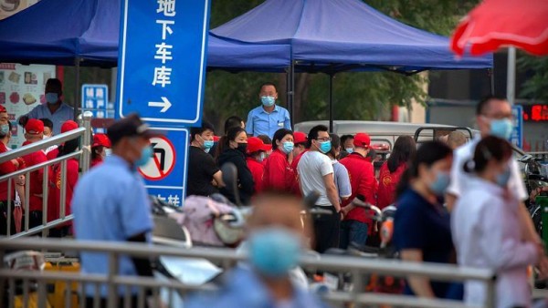 Más de 10 mil trabajadores del mercado Xifandi será testeados para confirmar si están infectados por el coronavirus. Más de 10 mil trabajadores del mercado Xifandi será testeados para confirmar si están infectados por el coronavirus.