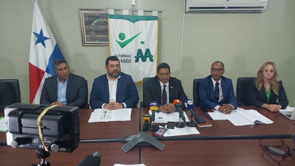 Durante esta moratoria se ha establecido que en el sector residencial los clientes tengan una reducción del 50% de su deuda. Durante esta moratoria se ha establecido que en el sector residencial los clientes tengan una reducción del 50% de su deuda.