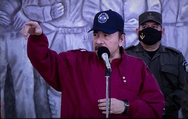 El régimen de Daniel Ortega y Rosario Murillo ha consumado una dictadura totalitaria que ha pretendido, infructuosamente, eliminar cualquier tipo de disidencia. El régimen de Daniel Ortega y Rosario Murillo ha consumado una dictadura totalitaria que ha pretendido, infructuosamente, eliminar cualquier tipo de disidencia.