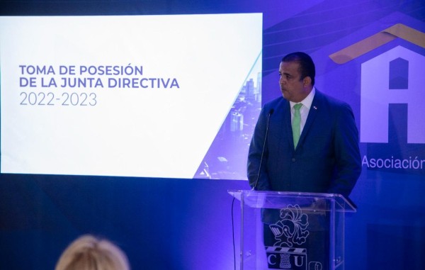El viceministro del Mici, Omar Montilla, durante la toma de posesión de la nueva junta directiva de la Acobir para el periodo 2022-2023. El viceministro del Mici, Omar Montilla, durante la toma de posesión de la nueva junta directiva de la Acobir para el periodo 2022-2023.