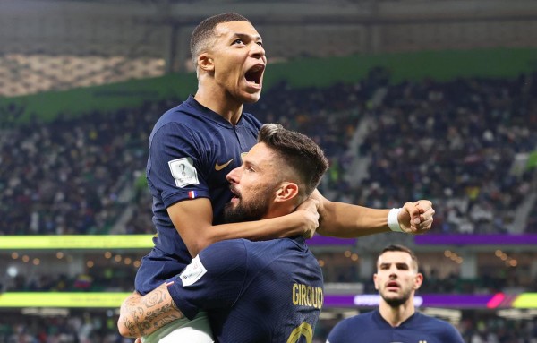 Olivier Giroud (C) de Francia celebra conKylian Mbappe (L) después de marcar el 1-0 en Al Thumama Estadio en Doha, Catar). Olivier Giroud (C) de Francia celebra conKylian Mbappe (L) después de marcar el 1-0 en Al Thumama Estadio en Doha, Catar).