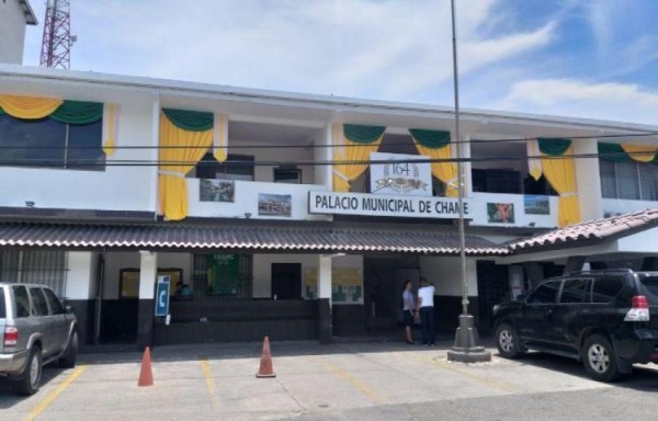 Palacio Municipal de Chame que alberga la sala del Concejo y oficinas administrativas. Palacio Municipal de Chame que alberga la sala del Concejo y oficinas administrativas.