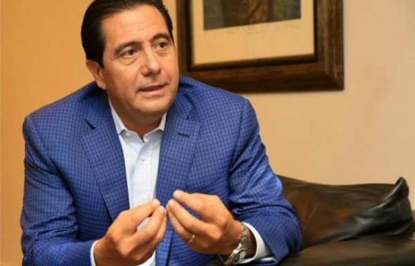 El expresidente Torrijos no aspiraría a la Presidencia de la República por el PRD, pero sí estaría dispuesto a liderar una gran coalición conformada por varios partidos políticos y miembros de la sociedad civil. El expresidente Torrijos no aspiraría a la Presidencia de la República por el PRD, pero sí estaría dispuesto a liderar una gran coalición conformada por varios partidos políticos y miembros de la sociedad civil.