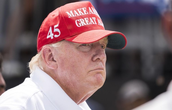 Trump supuestamente hizo entradas falsas en registros comerciales. Trump supuestamente hizo entradas falsas en registros comerciales.