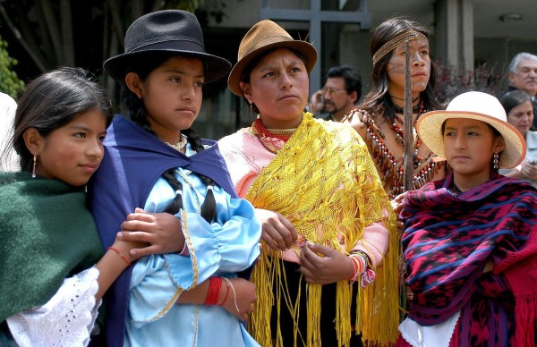 Fotografía de archivo en la que se registró a un grupo de niños de comunidades campesinas e indígenas de Ecuador, en Quito (Ecuador). Fotografía de archivo en la que se registró a un grupo de niños de comunidades campesinas e indígenas de Ecuador, en Quito (Ecuador).