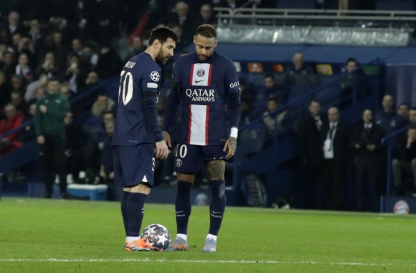 Los jugadores Lionel Messi (i) y Neymar, durante su etapa en el PSG, en una fotografía de archivo. Los jugadores Lionel Messi (i) y Neymar, durante su etapa en el PSG, en una fotografía de archivo.