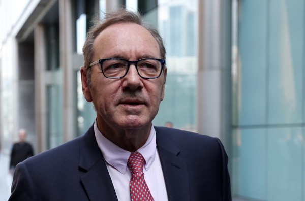 El actor estadounidense Kevin Spacey abandona el Tribunal de la Corona de Southwark en Londres, Gran Bretaña. El actor estadounidense Kevin Spacey abandona el Tribunal de la Corona de Southwark en Londres, Gran Bretaña.