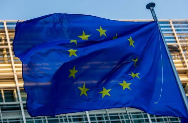 Bandera de Europa ondea frente la Comisión Europea, en una imagen de archivo. Bandera de Europa ondea frente la Comisión Europea, en una imagen de archivo.