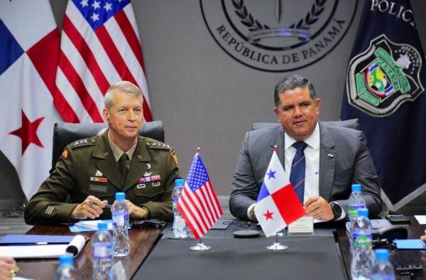 Pino se reunió con el jefe de la Guardia Nacional de Estados Unidos, Daniel Hokanson. Pino se reunió con el jefe de la Guardia Nacional de Estados Unidos, Daniel Hokanson.