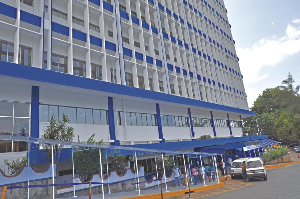 La emblemática institución de salud enfrenta una crisis financiera en su sistema de pensiones. La emblemática institución de salud enfrenta una crisis financiera en su sistema de pensiones.