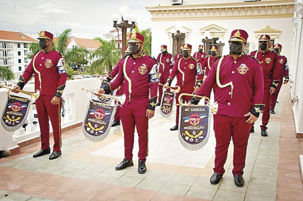 No es la primera vez que la Banda El Hogar participa en una performance No es la primera vez que la Banda El Hogar participa en una performance