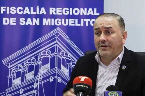 Rodríguez insistió que se continúan con las diligencias para lograr localizar a la menor. Rodríguez insistió que se continúan con las diligencias para lograr localizar a la menor.