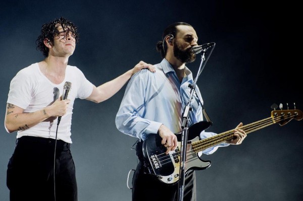 Una imagen tomada del Instagram de la banca The 1975. Una imagen tomada del Instagram de la banca The 1975.