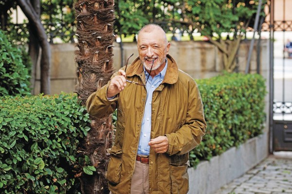 Arturo Pérez Reverte Arturo Pérez Reverte