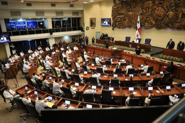 La mañana de este sábado se propusieron tres candidatos para diputado presidente de la Asamblea. La mañana de este sábado se propusieron tres candidatos para diputado presidente de la Asamblea.
