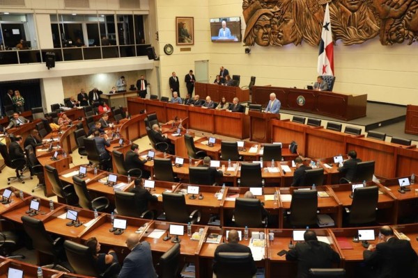 En la presentación del proyecto Simpson destacó que ‘encontramos en Colón una ciudad maltratada’. En la presentación del proyecto Simpson destacó que ‘encontramos en Colón una ciudad maltratada’.