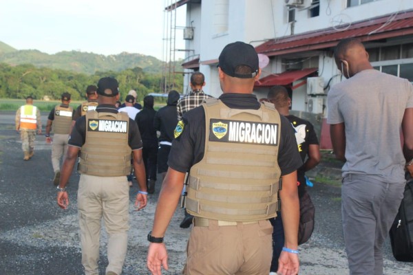 A todos los migrantes se les aplicó la medida por ingresar a Panamá evadiendo puestos de control A todos los migrantes se les aplicó la medida por ingresar a Panamá evadiendo puestos de control