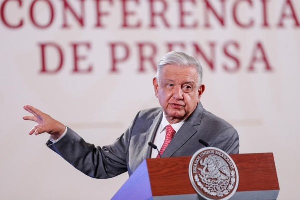 López Obrador dijo que su proyecto del istmo era una alternativa y sin quitarle nada a ‘los hermanos panameños’. López Obrador dijo que su proyecto del istmo era una alternativa y sin quitarle nada a ‘los hermanos panameños’.