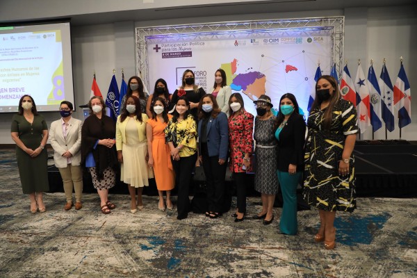 Las ministras de Centroamérica y República Dominicana durante su participación al foro Las ministras de Centroamérica y República Dominicana durante su participación al foro