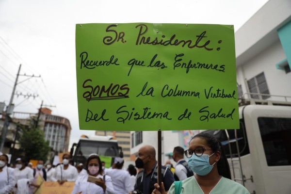 Las enfermeras piden que se honre lo pactado en el último acuerdo firmado el 30 de abril de 2021. Las enfermeras piden que se honre lo pactado en el último acuerdo firmado el 30 de abril de 2021.