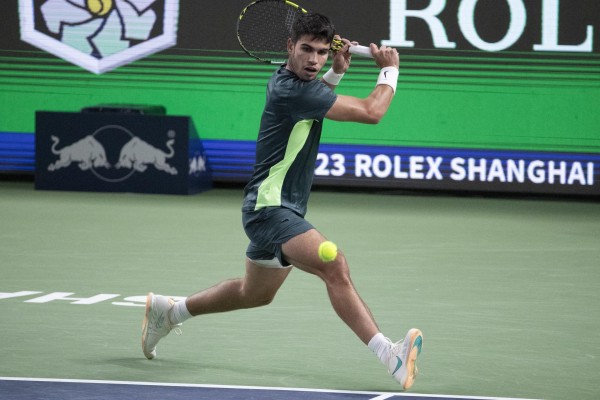 El número dos del tenis mundial, el español Carlos Alcaraz, en la segunda ronda del Másters de Shanghái. El número dos del tenis mundial, el español Carlos Alcaraz, en la segunda ronda del Másters de Shanghái.