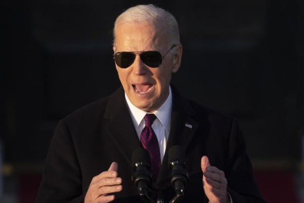 El presidente de los Estados Unidos, Joe Biden, habla antes de firmar una ley que protege el matrimonio igualitario. El presidente de los Estados Unidos, Joe Biden, habla antes de firmar una ley que protege el matrimonio igualitario.
