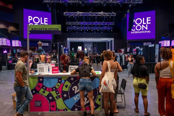 Fotografía cedida este miércoles, 5 de julio, por PoleCon en la que se registró una toma general de la convención 2023, en Hanover (Maryland, EE.UU). Fotografía cedida este miércoles, 5 de julio, por PoleCon en la que se registró una toma general de la convención 2023, en Hanover (Maryland, EE.UU).