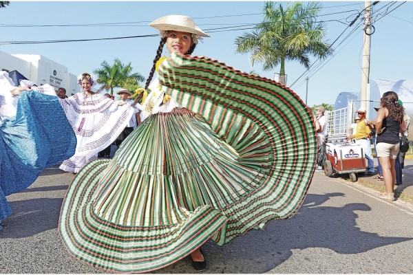 La pollera panameña, el traje típico más ostentoso de América La pollera panameña, el traje típico más ostentoso de América