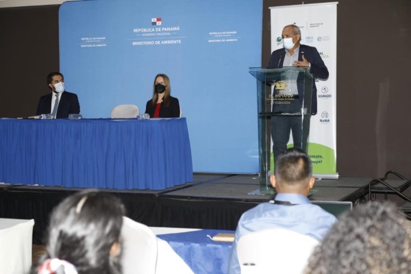 El ministro de Ambiente, Milciades Concepción, durante el lanzamiento de la plataforma. El ministro de Ambiente, Milciades Concepción, durante el lanzamiento de la plataforma.