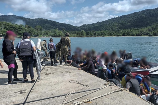 Imagen de archivo en un caso previo donde el Senafront rescató a migrantes que eran trasladados a Darién desde Guna Yala. Imagen de archivo en un caso previo donde el Senafront rescató a migrantes que eran trasladados a Darién desde Guna Yala.