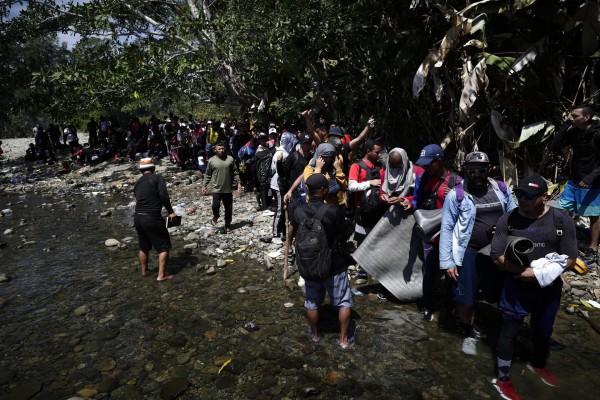 Panamá recibe a los viajeros en estaciones migratorias situadas cerca de su frontera sur con Colombia. Panamá recibe a los viajeros en estaciones migratorias situadas cerca de su frontera sur con Colombia.