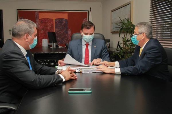 Contraloría refrenda contrato por $443 millones para la edificación del Hospital del Niño. Contraloría refrenda contrato por $443 millones para la edificación del Hospital del Niño.