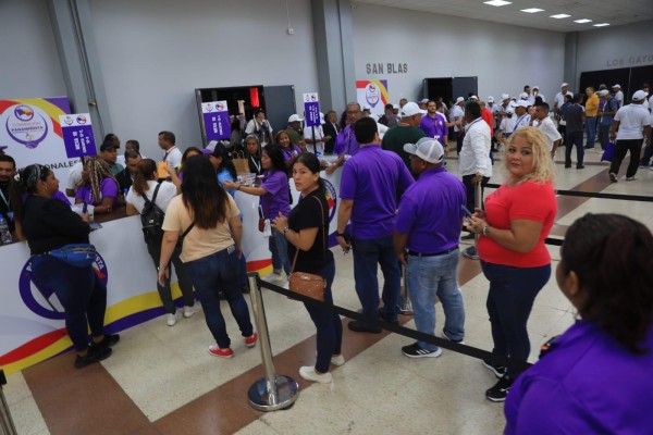 Estaba previsto que votarán 1,600 convencionales. Estaba previsto que votarán 1,600 convencionales.