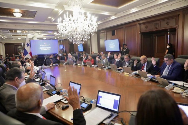 Zapata señaló que esa iniciativa es producto del “consenso de todos los sectores involucrados”. Zapata señaló que esa iniciativa es producto del “consenso de todos los sectores involucrados”.