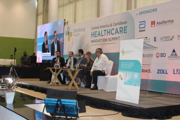 Fotografía cedida por Bamberg Health donde se observa a los participantes de evento Central America & the Caribbean Healthcare Innovation Summit 2022, el 16 de marzo del 2022, en Ciudad de Panamá Fotografía cedida por Bamberg Health donde se observa a los participantes de evento Central America & the Caribbean Healthcare Innovation Summit 2022, el 16 de marzo del 2022, en Ciudad de Panamá