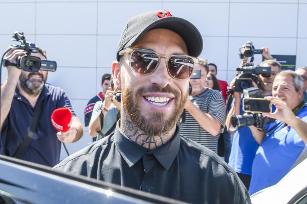 El español Sergio Ramos en su llegada a Sevilla, España. El español Sergio Ramos en su llegada a Sevilla, España.