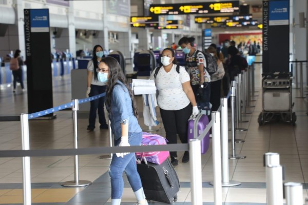 Mediante el Vacutur se busca atraer a turistas extranjeros para que se coloquen la vacuna en Panamá y disfruten del destino. Mediante el Vacutur se busca atraer a turistas extranjeros para que se coloquen la vacuna en Panamá y disfruten del destino.