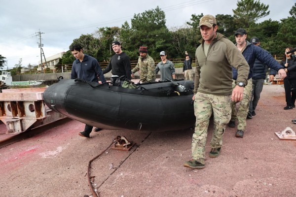 De los ocho militares a bordo ‘se han recuperado los restos de tres’. De los ocho militares a bordo ‘se han recuperado los restos de tres’.