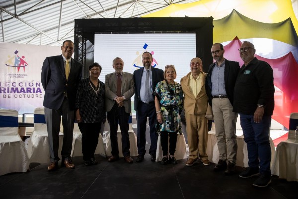 La oposición habilitará en Venezuela 3,008 centros de votación y 5.133 mesas para las elecciones primarias del 22 de octubre, La oposición habilitará en Venezuela 3,008 centros de votación y 5.133 mesas para las elecciones primarias del 22 de octubre,