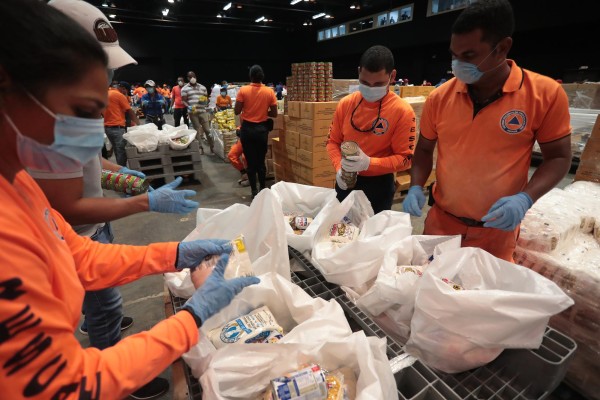 Hasta el 16 de diciembre de 2020, se han entregado 4, 561,101 bolsas de alimentos, a través del Plan Panamá Solidario. Hasta el 16 de diciembre de 2020, se han entregado 4, 561,101 bolsas de alimentos, a través del Plan Panamá Solidario.