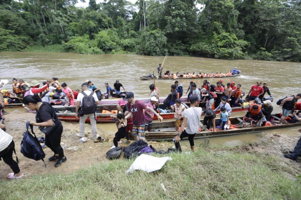 Este flujo migratorio transita por la inhóspita jungla del Darién, un parque nacional que es la frontera natural con Colombia. Este flujo migratorio transita por la inhóspita jungla del Darién, un parque nacional que es la frontera natural con Colombia.