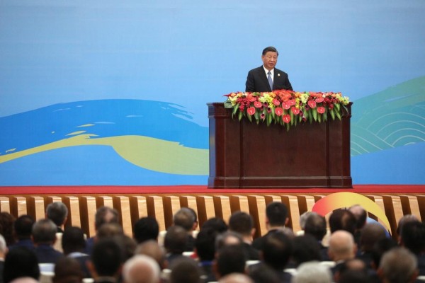 El presidente chino, Xi Jinping, habla durante la ceremonia de apertura del Tercer Foro de la Franja y la Ruta para la Cooperación Internacional, en el Gran Palacio del Pueblo en Beijing, China. El presidente chino, Xi Jinping, habla durante la ceremonia de apertura del Tercer Foro de la Franja y la Ruta para la Cooperación Internacional, en el Gran Palacio del Pueblo en Beijing, China.