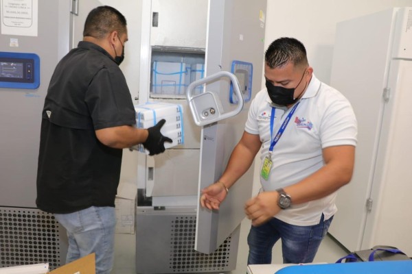 El Minsa, a través del PAI dio a conocer que Panamá recibió un nuevo lote con 250 mil 700 dosis de la vacuna Pfizer contra el covid-19 para adultos. El Minsa, a través del PAI dio a conocer que Panamá recibió un nuevo lote con 250 mil 700 dosis de la vacuna Pfizer contra el covid-19 para adultos.