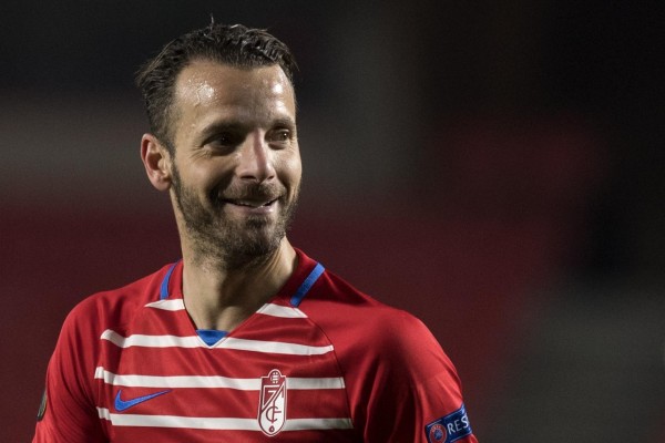 Imagen de 2021 donde registran al delantero español del Granada, Roberto Soldado, en un partido entre el Granada y el Molde FK. Imagen de 2021 donde registran al delantero español del Granada, Roberto Soldado, en un partido entre el Granada y el Molde FK.