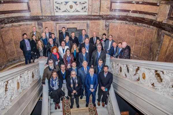 EditoRed nace a partir de los seis Congresos Internacionales de Editores de la UE, América Latina y Caribe. EditoRed nace a partir de los seis Congresos Internacionales de Editores de la UE, América Latina y Caribe.