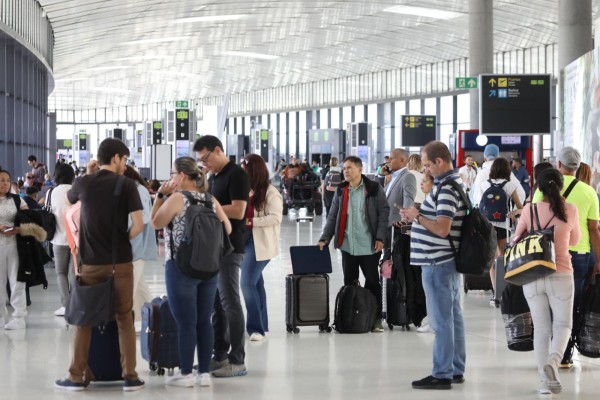 En la actualidad en la terminal internacional operan un total de 31 líneas aéreas. En la actualidad en la terminal internacional operan un total de 31 líneas aéreas.