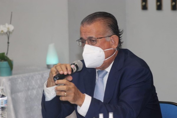 El ministro de Desarrollo Agropecuario, Augusto Valderrama. El ministro de Desarrollo Agropecuario, Augusto Valderrama.