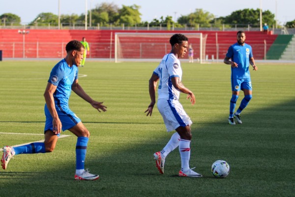 Edgar Bárcenas durante el partido contra Curazao. Edgar Bárcenas durante el partido contra Curazao.