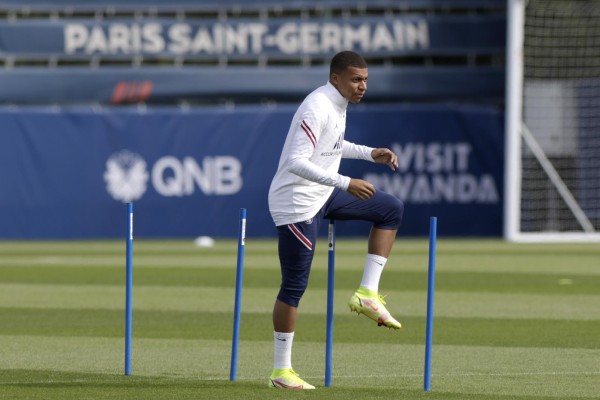Mbappé se encuentra en una situación delicada. Mbappé se encuentra en una situación delicada.