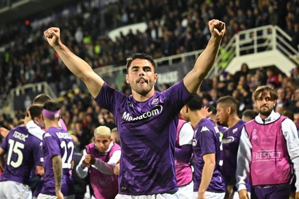 La Fiorentina venció al Lech Poznan de Polonia 6-4 en el global. La Fiorentina venció al Lech Poznan de Polonia 6-4 en el global.